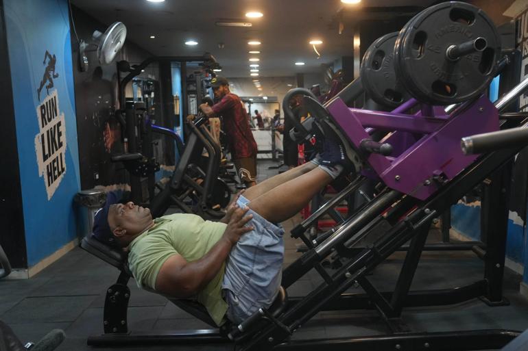 Yaptığı şaka olimpiyata götürdü 700 tonu dişleriyle çekiyor: Birkaç santimle hayatım değişti