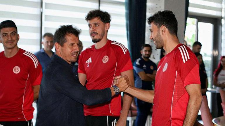 Antalyasporda Emre Belözoğlu istifa nedenini açıkladı