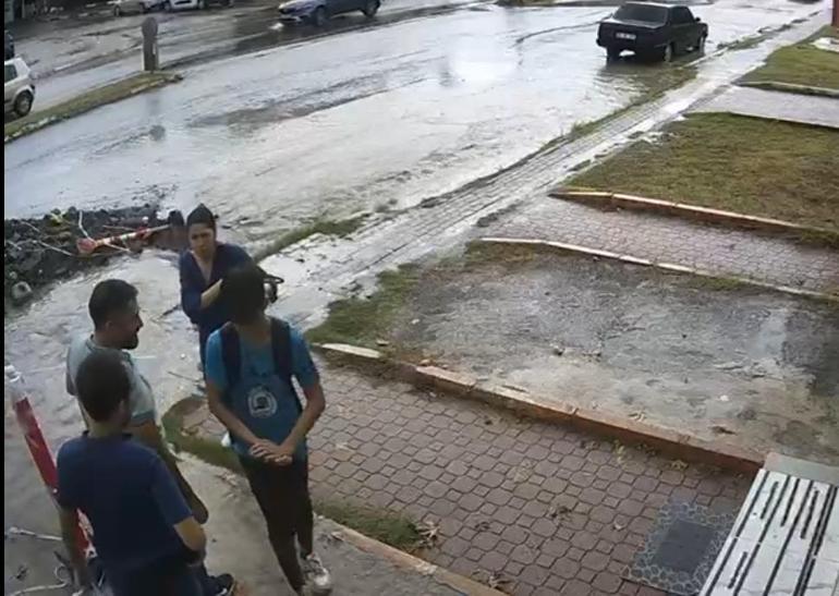 Hatayda kan donduran görüntü Bisikletiyle yağmur suyu dolu çukura düştü