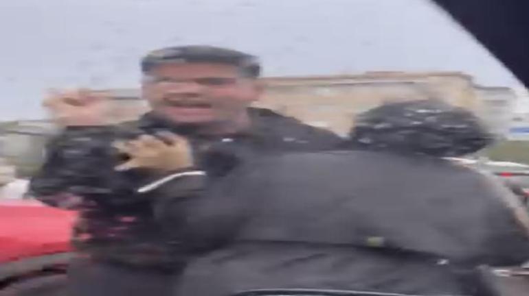 Kadıköyde trafikte yolcu indirme tartışması