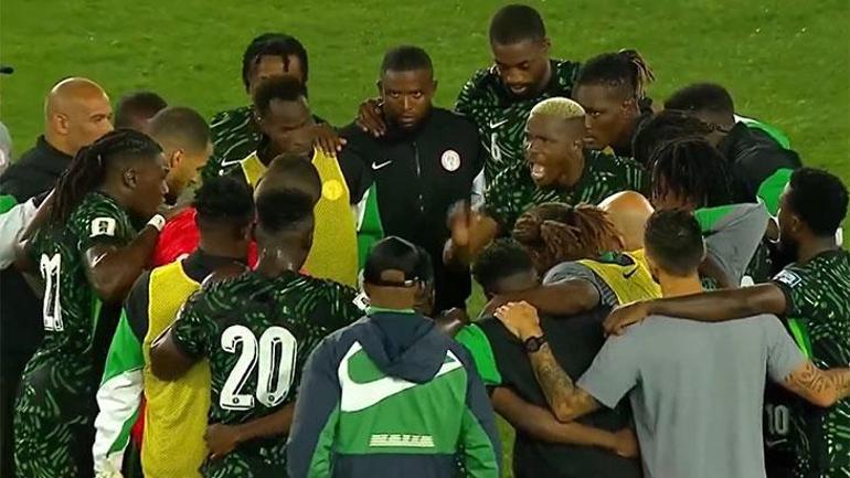 Nijeryada Osimhen tüm takımı topladı, Dünya Kupası için uyardı