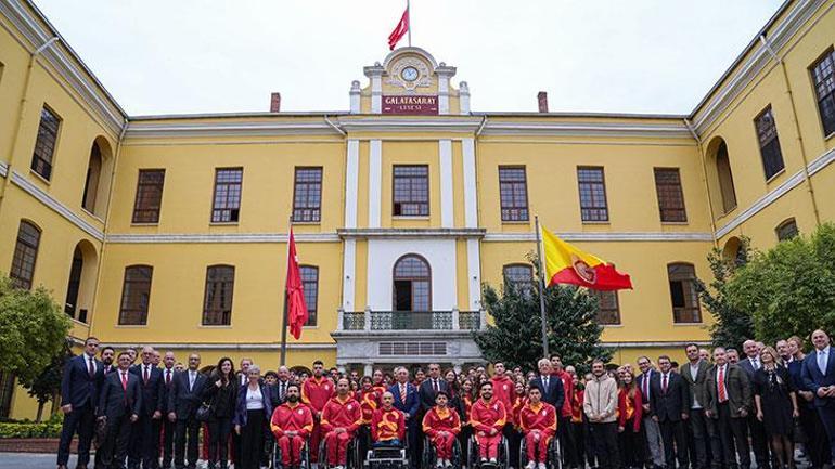 Galatasaray Başkanı Dursun Özbek: Galatasaray kimseye muhtaç olmamalı