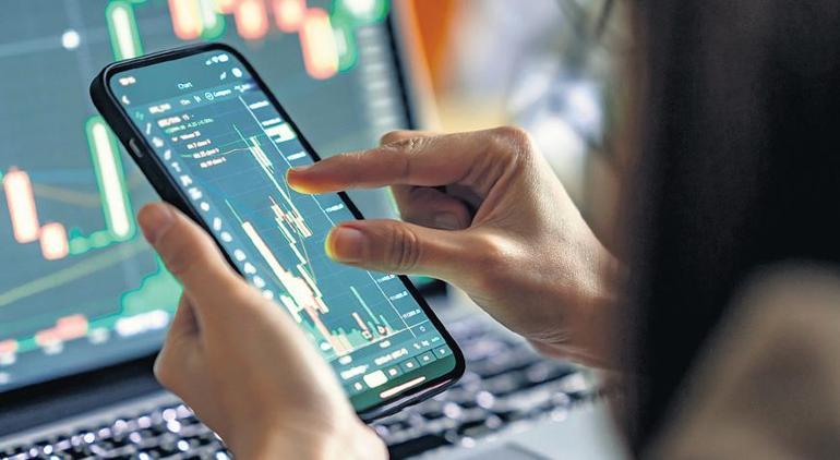 Borsa gerilerken aracılar kazandırdı