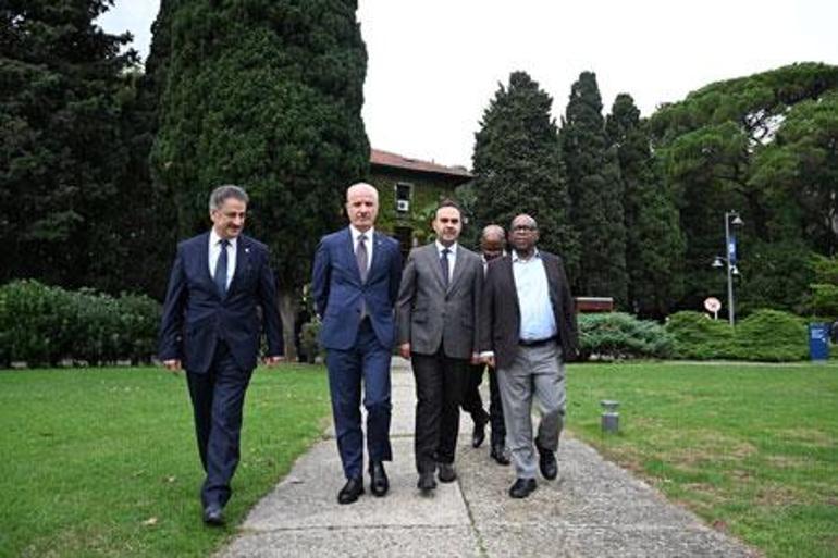 Sanayi ve Teknoloji Bakanı Kacır Güney Afrikalı mevkidaşıyla görüştü