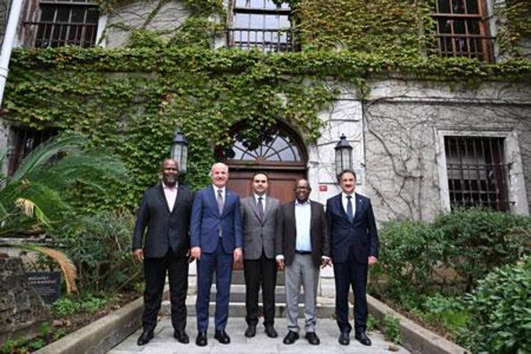 Sanayi ve Teknoloji Bakanı Kacır Güney Afrikalı mevkidaşıyla görüştü