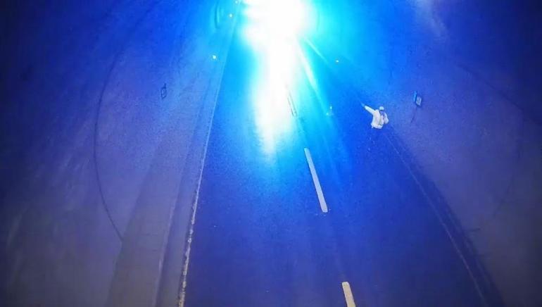 Cumhurbaşkanı konvoyunun geçişi öncesi tüneldeki beton mikserini fark eden polislere ödül