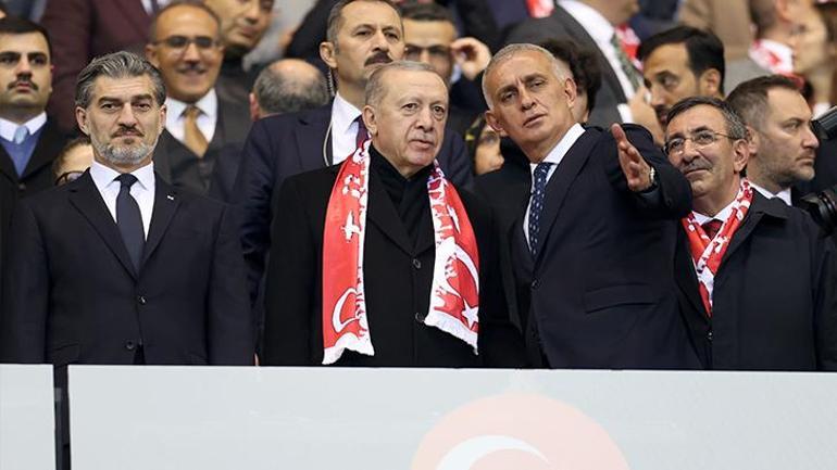 Cumhurbaşkanı Erdoğan, Türkiye-Gürcistan maçını statta takip etti