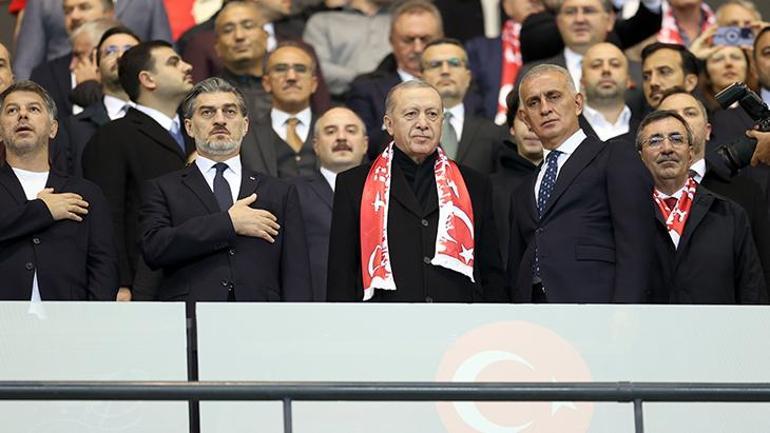 Cumhurbaşkanı Erdoğan, Türkiye-Gürcistan maçını statta takip etti