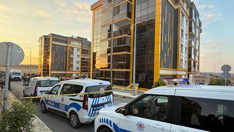 Çanakkalede komşusu tarafından öldürülen emekli astsubayın cenazesi toprağa verildi