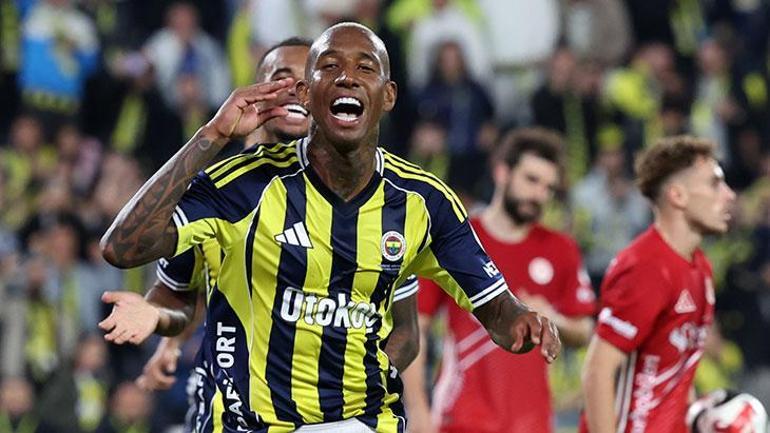 Fenerbahçede sürpriz ayrılık kararı Yüksek maaşı nedeniyle bileti kesildi