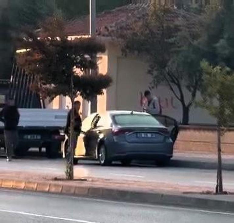 Okul müdürünü üç çocuğunun gözü önünde vurdu Saldırı anı kamerada