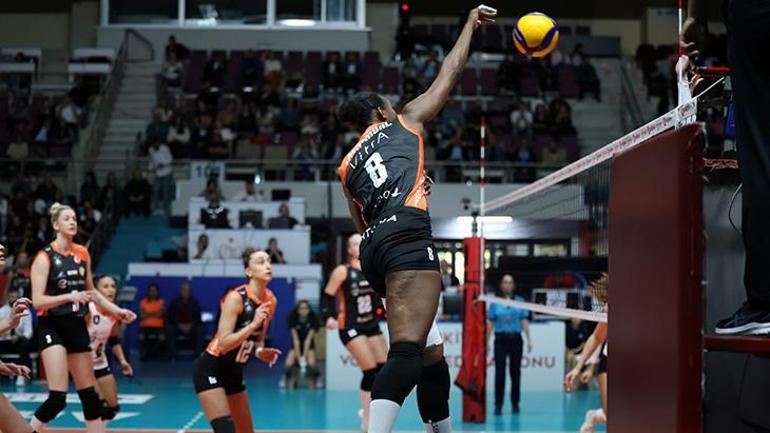 Eczacıbaşında İlbank maçına Sinead Jack-Kısal damga vurdu