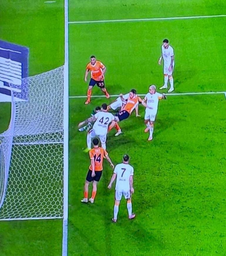 Başakşehir - Galatasaray maçında tartışma yaratan iki VAR incelemesi Golün iptal doğru mu