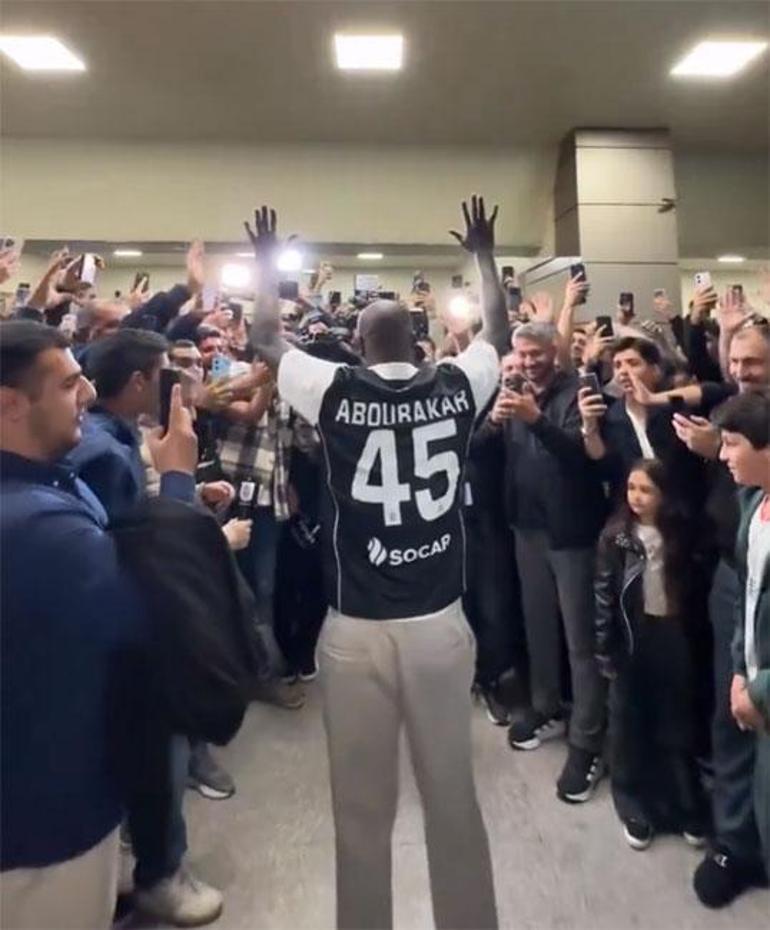 Vincent Aboubakardan 2 yıllık imza Taraftara üçlü çektirdi