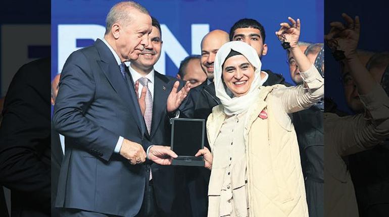 Erdoğan, 'Yüzyılın Konut Projesi'ni duyurdu: 500 bin yeni konutla 2 milyon kişi ev sahibi olacak. 3 Erdoğan Yüzyılın Konut Projesini açıkladı: 500 bin yeni konutla 2 milyon ev sahibi