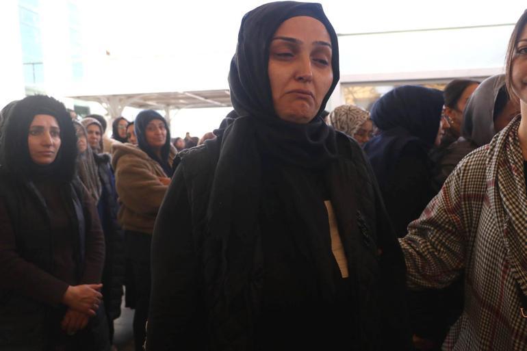 14 yaşındaki Hiranur, son yolculuğuna uğurlandı Aşırı alkolden öldüğü iddia edildi