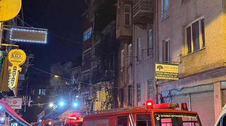Beyoğlunda apartmanda yangın Mahsur kalan 8 kişi kurtarıldı