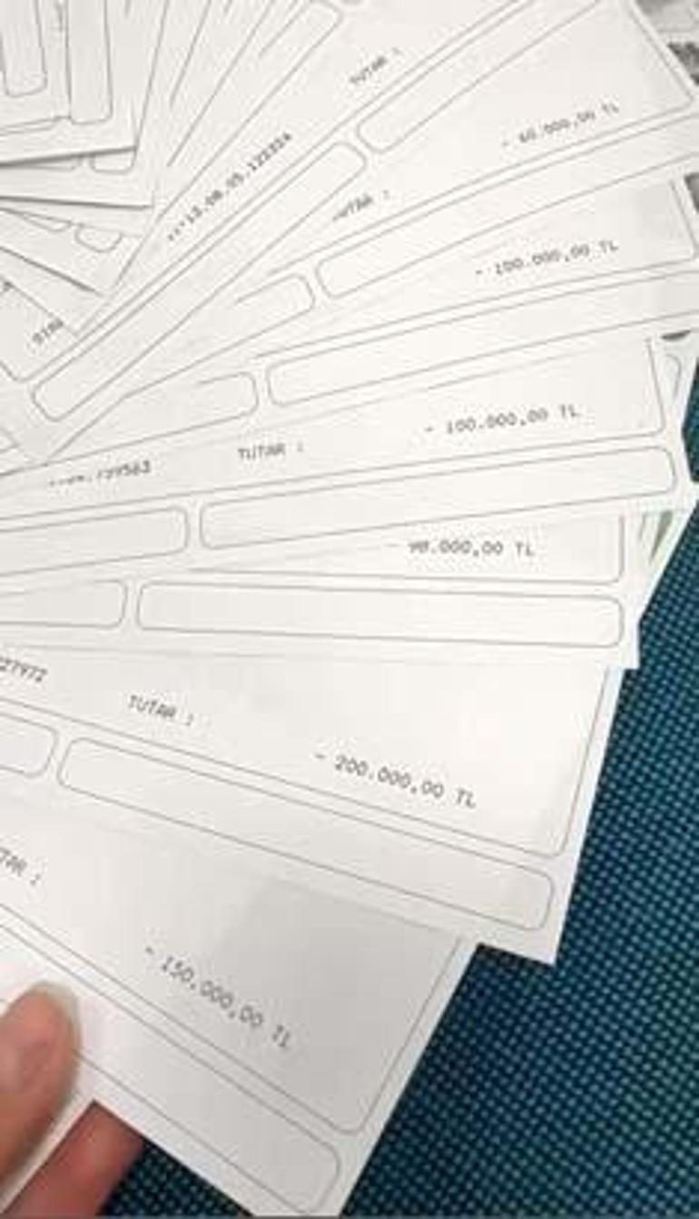 69047f9336206bb89d5070dd 'Parayı katlama' taktiği hayatını kararttı! Kendi servetinin dilencisi oldu