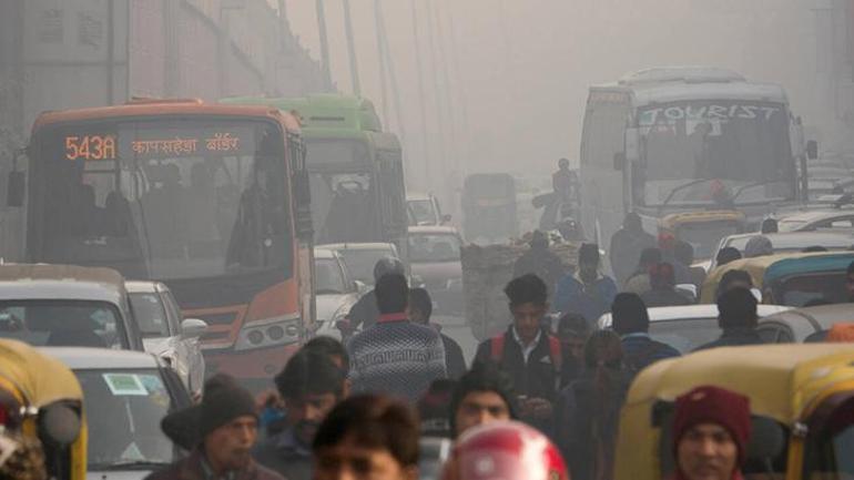 6904c96e36206bb89d507253 Hava zehir gibi! Bulutlara karışım püskürttüler ama çare olmadı: 'Yaz-kış perişanız'