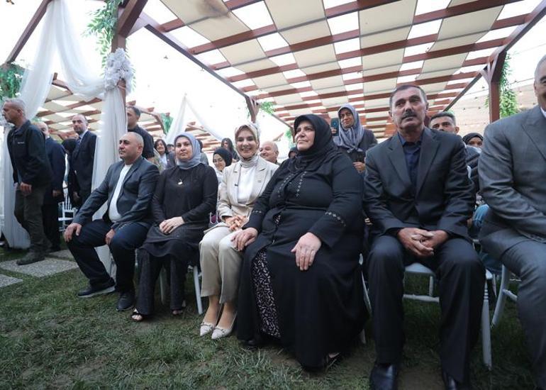 6904e2eeb825a93f9900dcd1 Bakan Göktaş, evlilik kredisi desteğinden faydalanan çiftin nikah şahidi oldu