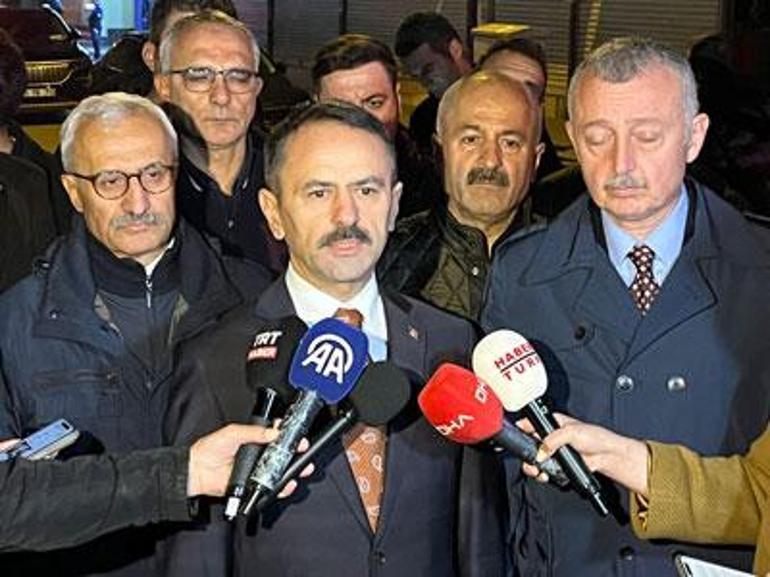 Gebze’de bir binada daha büyük panik Kolonları çatlayan bina tahliye edildi