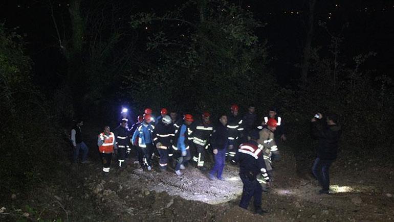 690c48c0b825a93f9900f651 Ordu'da göçük altındaki şoföre ulaşılmaya çalışılıyor