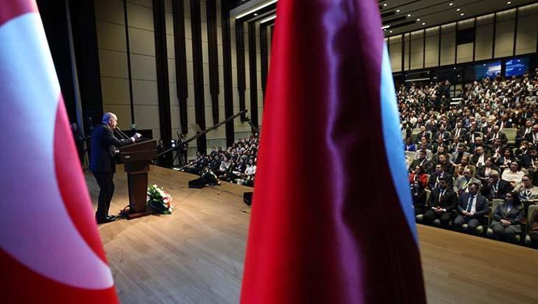 Cumhurbaşkanı Erdoğandan Özele sert cevap: Ayarları bozulmuş hakaret otomatı gibi ağzından çıkanı kulağı duymuyor