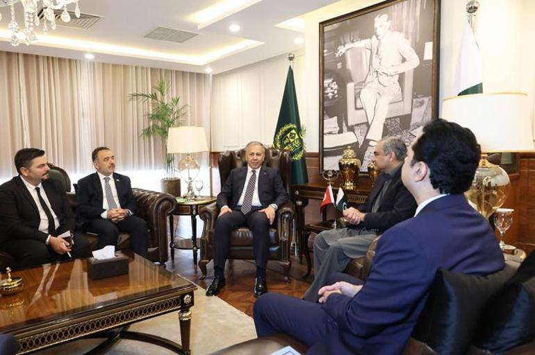 690e2496b825a93f9901017d İçişleri Bakanı Yerlikaya, Pakistanlı mevkidaşı Nakvi ile görüştü