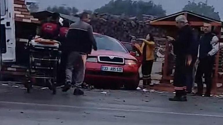 690ecf8236206bb89d50a25c İzmir'deki feci kaza kamerada: 2 ölü, 4 yaralı