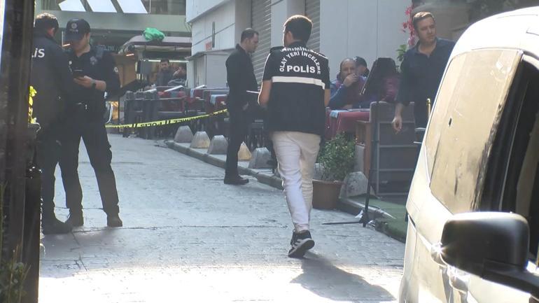 690f20e6b825a93f990106e6 İstiklal Caddesi'nde silahlı kavga! 2 yaralı