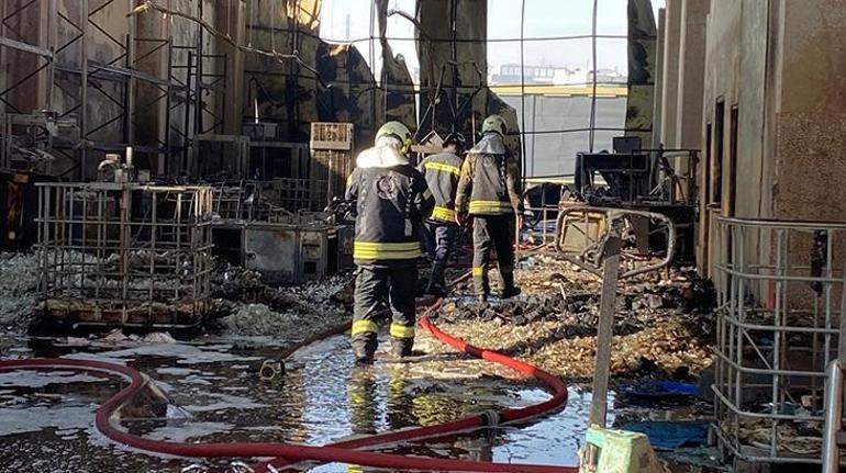 690f3bf2b825a93f990107dc Kocaeli'deki yangın faciasının ilk anları! Görüntüler ortaya çıktı: İçeride insanlar bağırıyordu