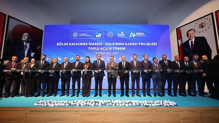 690f43f836206bb89d50a71a Bakan Kacır: Türk milleti, gençlerinin eserleriyle gökyüzüne imzasını attı