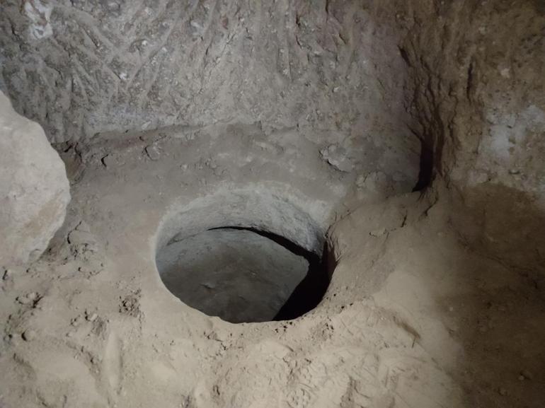 690f5513b825a93f9901084d Barakanın altında inanılmaz keşif! Defineciler ortaya çıkardı