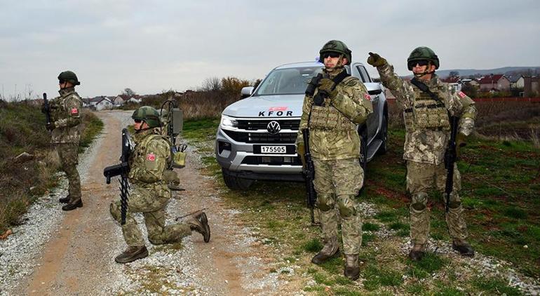 690f8e2df673ab5ac3670ac5 Türk askeri Kosova'da devriyede! 'Bölgesel istikrara katkıda bulunuyor'
