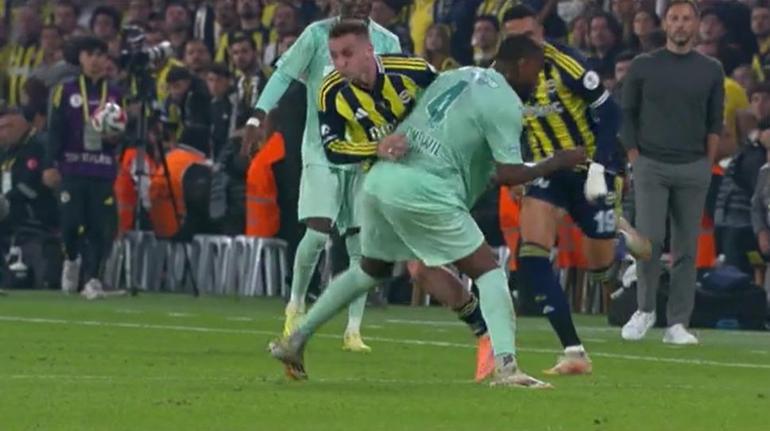 Kocaelispor-Galatasaray ve Fenerbahçe-Kayserispor maçının tartışmalı pozisyonları Trioda değerlendirildi Çok riskli bir müdahale