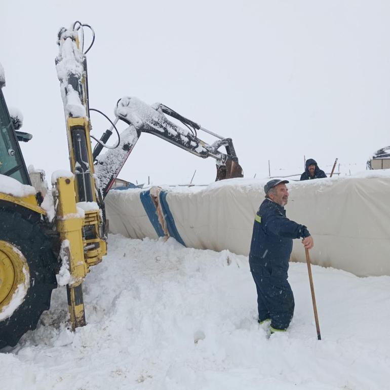 Birçok kent bembeyaz Kar kalınlığı 40 santimetreye ulaştı