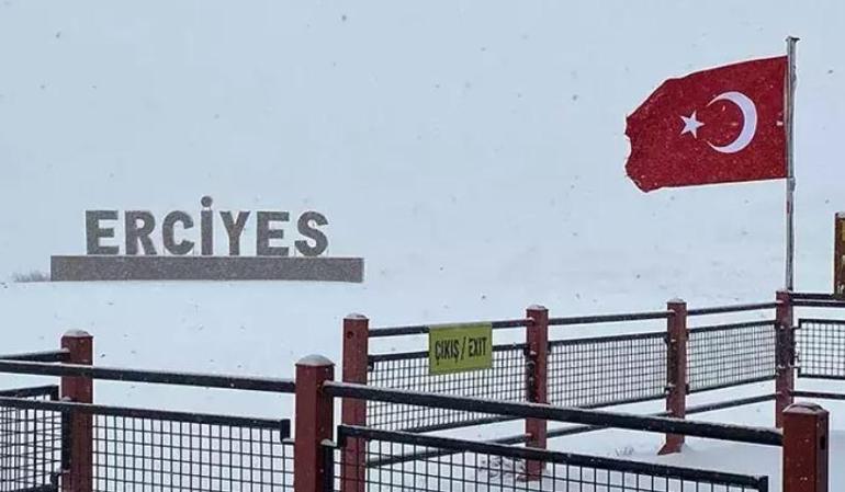 Birçok kent bembeyaz Kar kalınlığı 40 santimetreye ulaştı