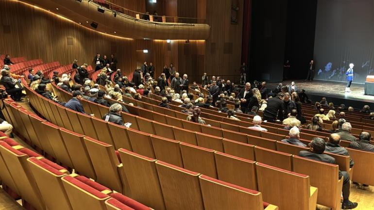 Usta sanatçı Muazzez Abacı için anma töreni Sanatçı dostları yalnız bırakmadı