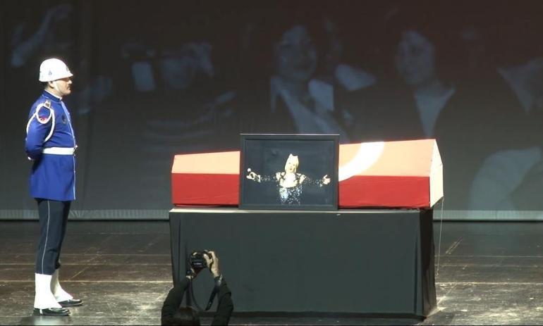 Usta sanatçı Muazzez Abacı için anma töreni Sanatçı dostları yalnız bırakmadı