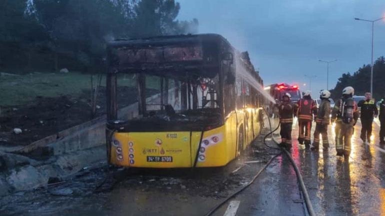 İstanbulda korku dolu anlar İETT otobüsü alev alev yandı
