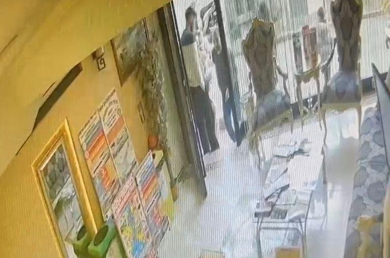 691f8c8fd24a59675f7dcb8e 'Sertifikaya gerek yok' demişti... Böcek ailesinin hayatını kaybettiği olayda yeni görüntü!