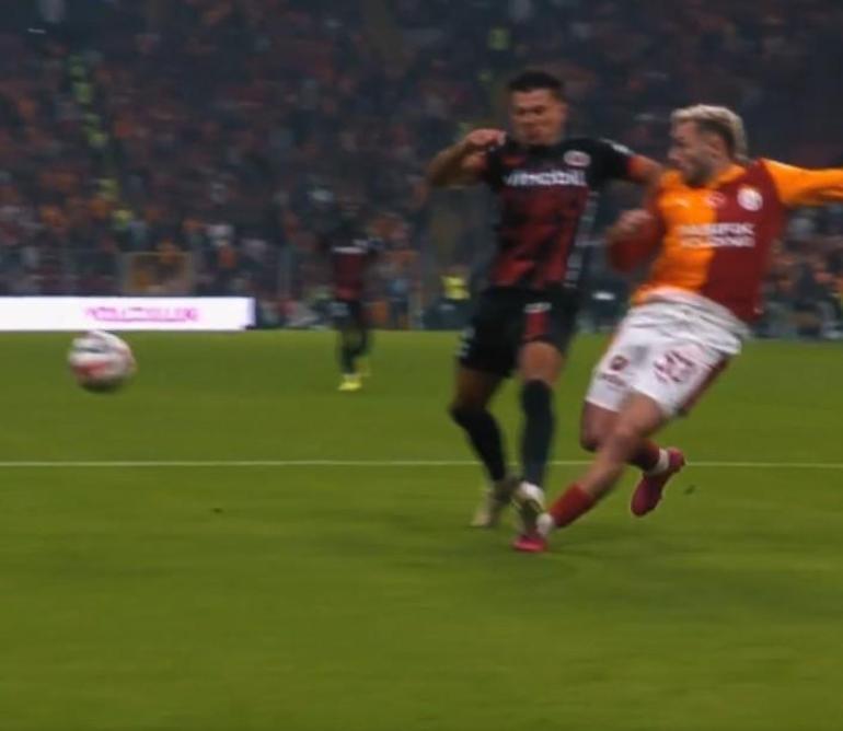 Galatasaray - Gençlerbirliği maçının tartışmalı pozisyonları Trioda değerlendirildi Hiçbir şeyin farkında değil