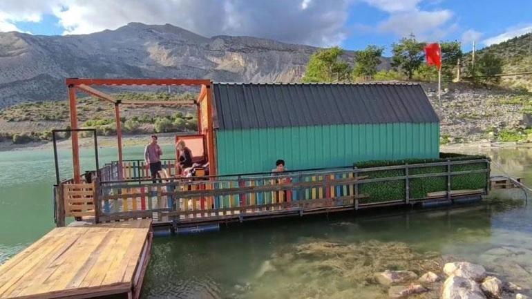 Yer: Erzurum Yüzen evi gören bir daha bakıyor: Bizim hayalimizdi