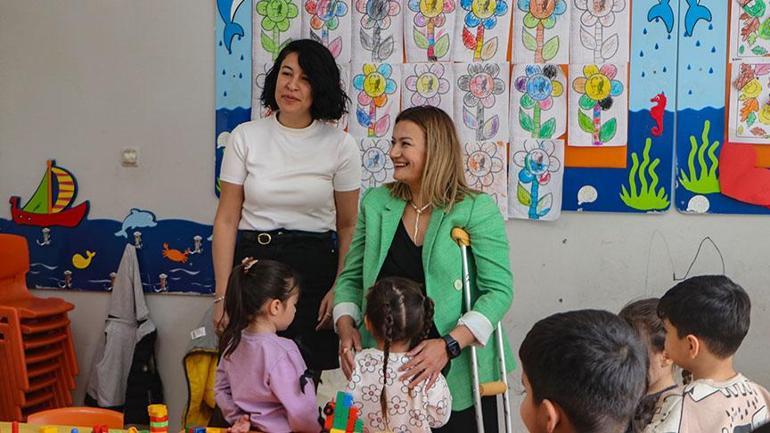 Engelli doğdu, öğretmenlik hayallerinden vazgeçmedi: Her aşamasında normal bir birey gibi yaşadım