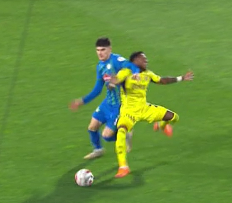 Rizespor - Fenerbahçe maçının tartışmalı pozisyonları Trioda değerlendirildi Elle oynamak nasıl olmaza örnek