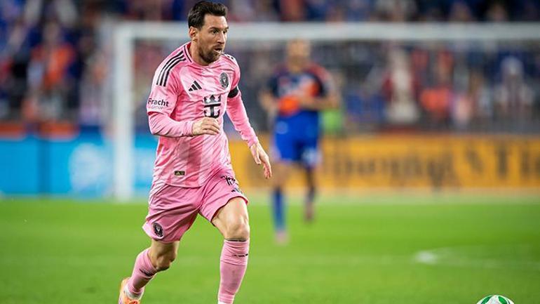 Ronaldo ve Messi yıllara meydan okuyor Şampiyonluğa yakın