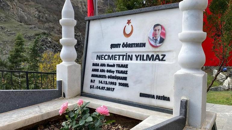 Şehit öğretmen Necmettin Yılmaz, kabri başında anıldı