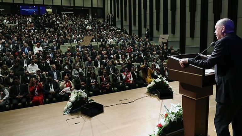 Son dakika... 15 bin öğretmen atandı Cumhurbaşkanı Erdoğan: Resmi kurumlarda çalışan öğretmen sayısı 1 milyon 34 bini aştı