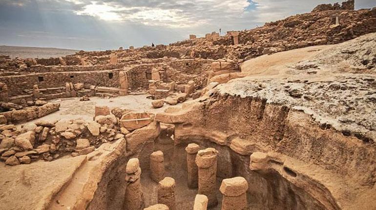 Taş tepelerde şaşırtan keşifler Ölüm yüzü heykeli bilim dünyasını heyecanlandırdı