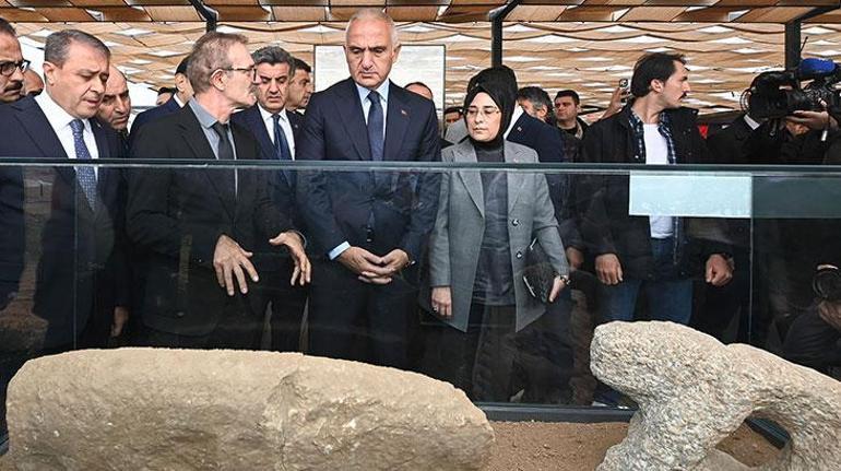 Taş tepelerde şaşırtan keşifler Ölüm yüzü heykeli bilim dünyasını heyecanlandırdı